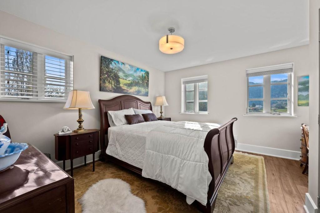 listing image 16515680623203297528