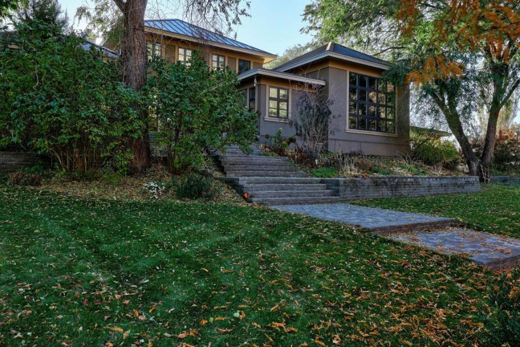 listing image 16518893603238144813