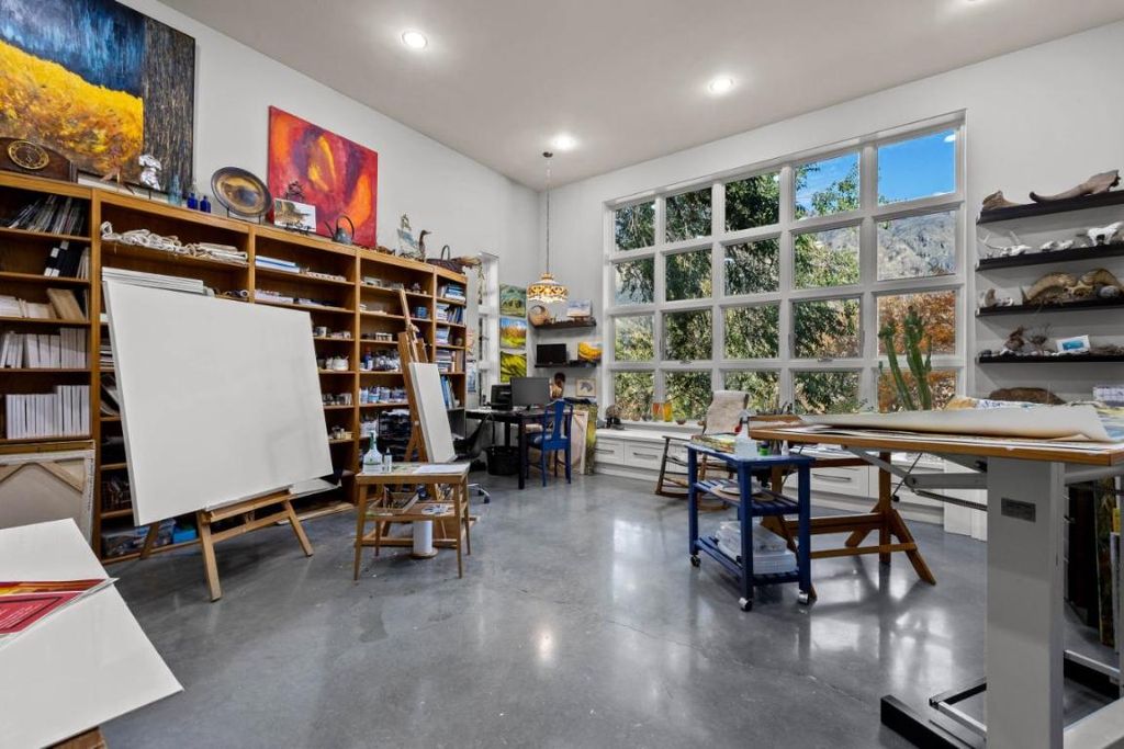 listing image 16512800647724357057