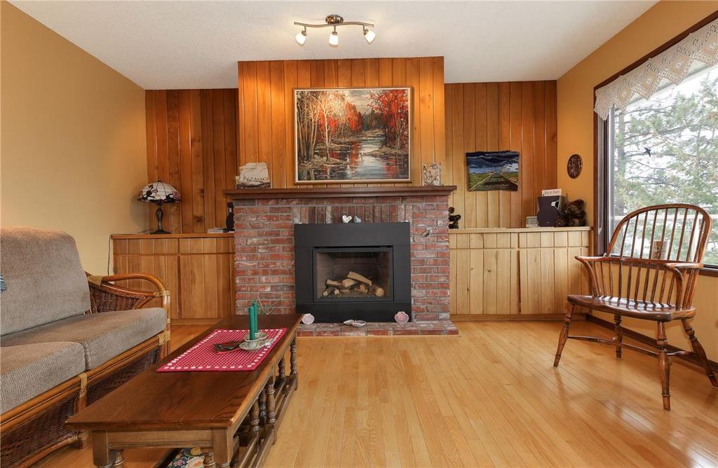 listing image 16518451467877844365