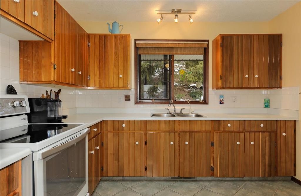 listing image 16511037887746342408