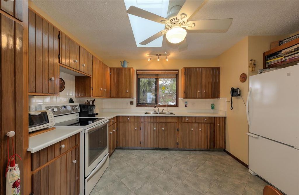 listing image 16512069552162075962