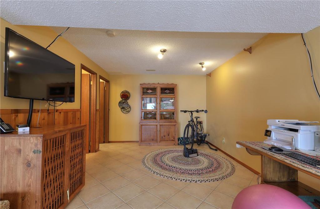 listing image 16510368536844093298
