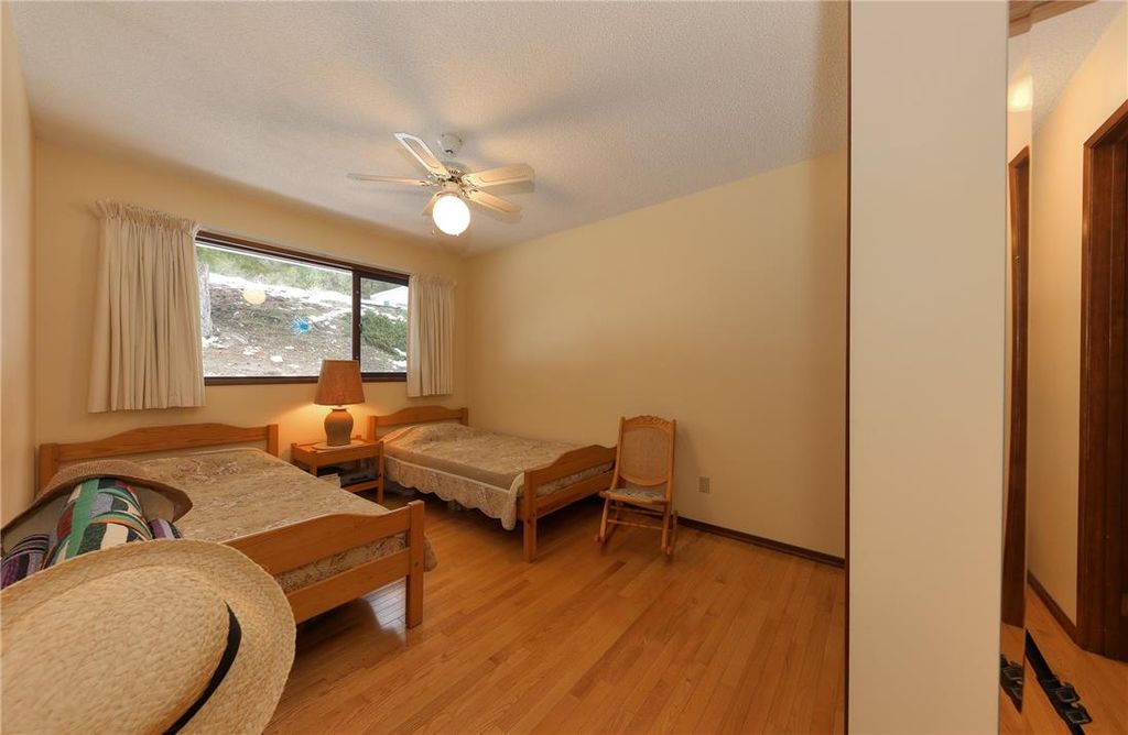 listing image 16514925489928341770