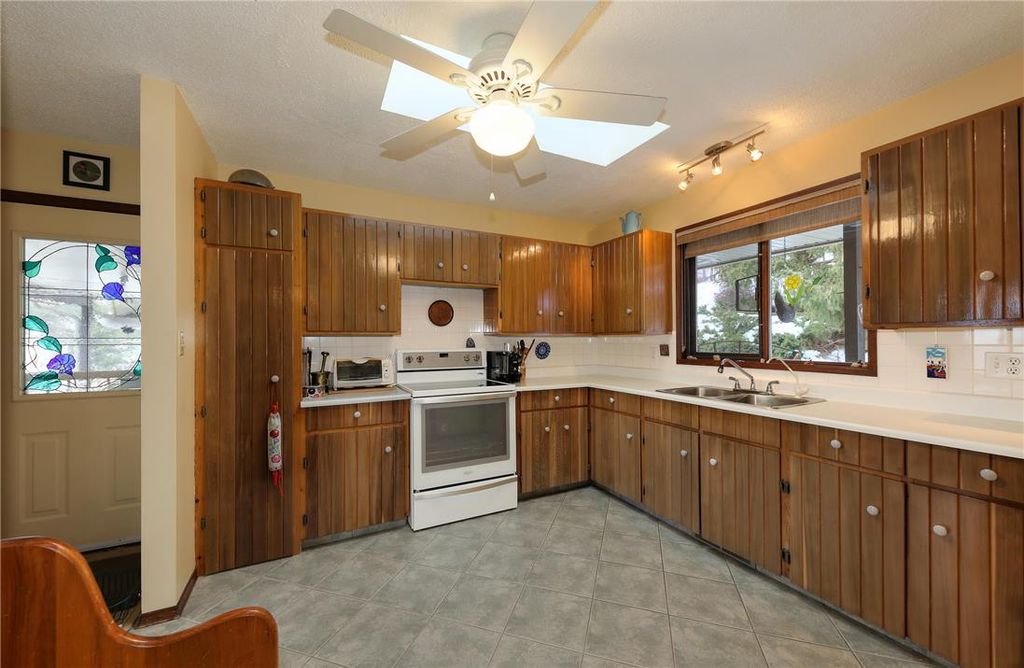 listing image 16512430624774313074