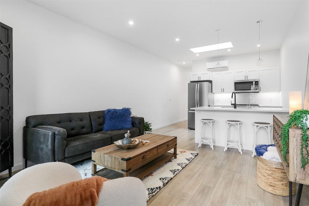 listing image 16519085361030540948