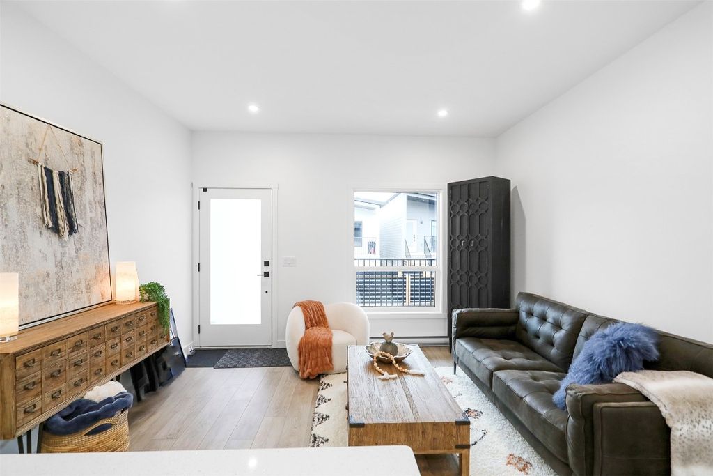 listing image 16513086712242117746