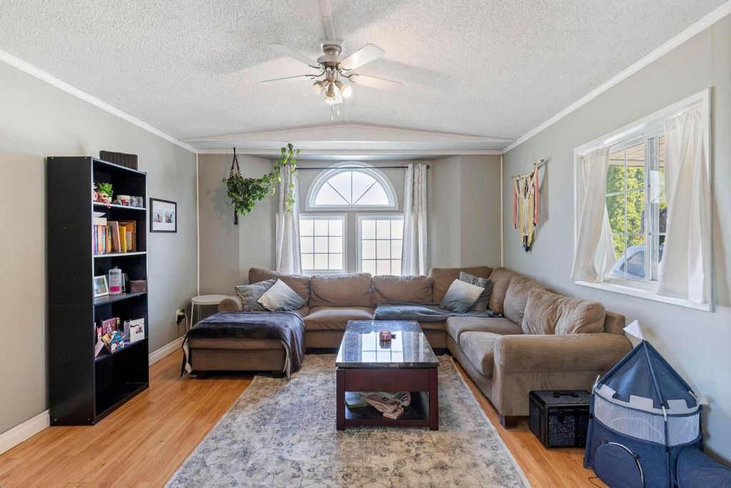 listing image 16512803696373507101