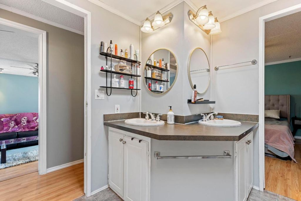 listing image 16512429122165764686