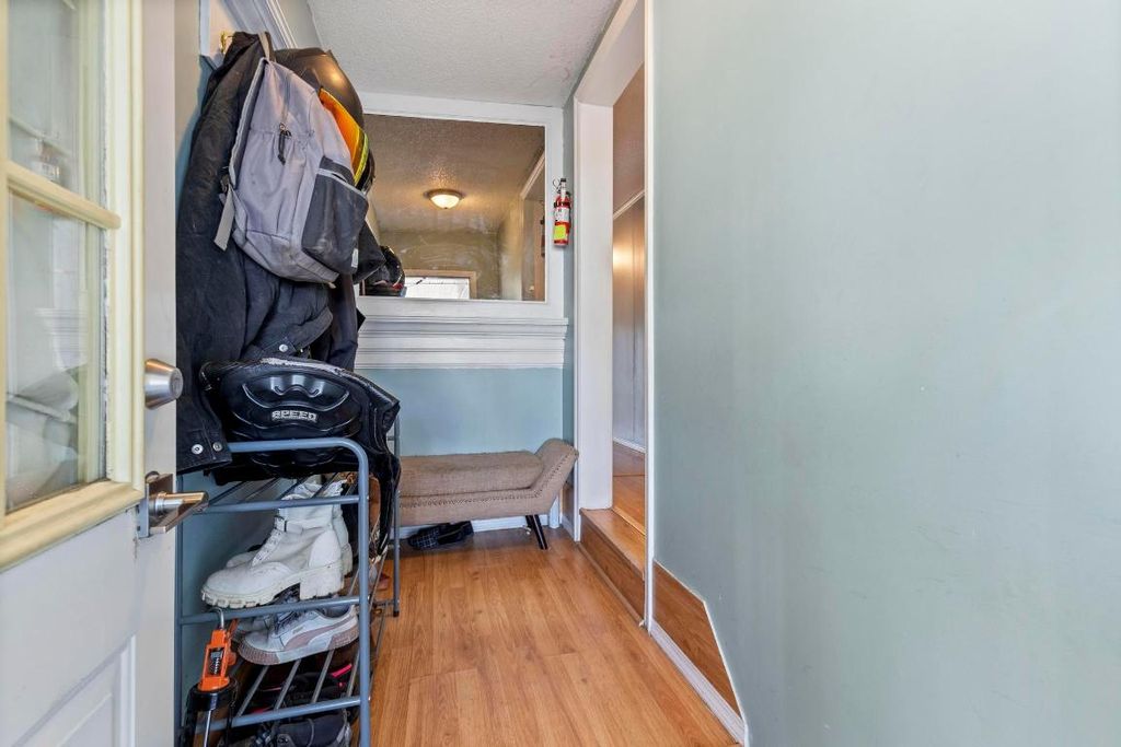 listing image 16517245734622987073