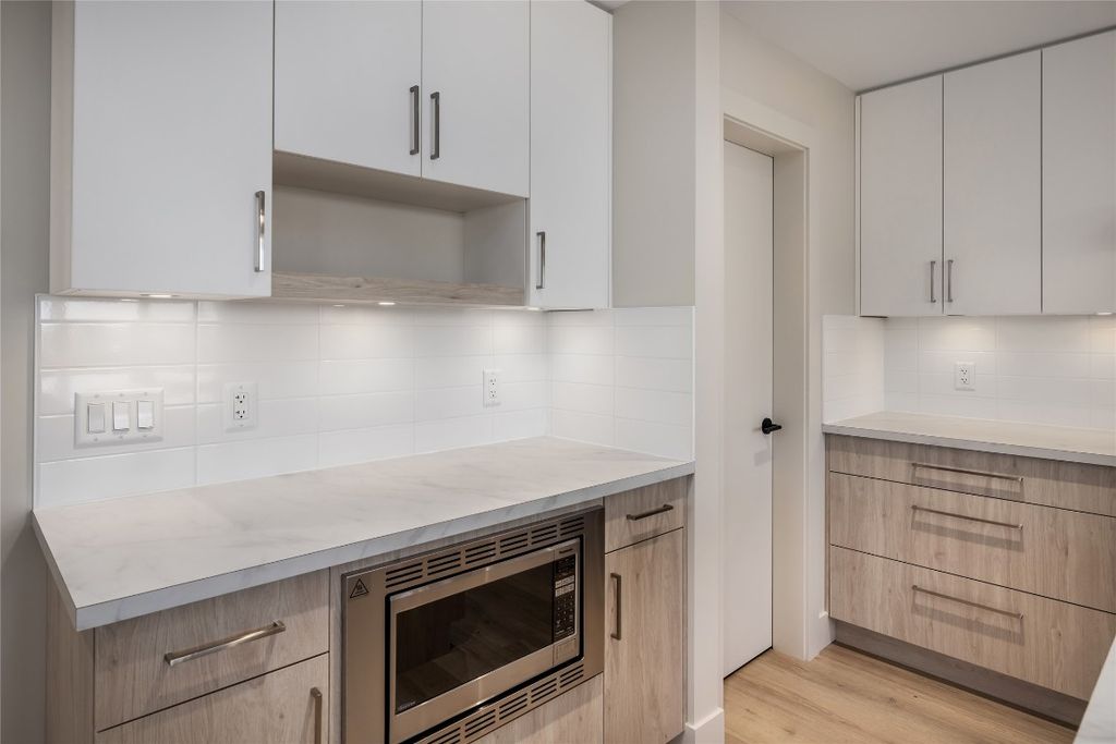 listing image 16512939036436795428