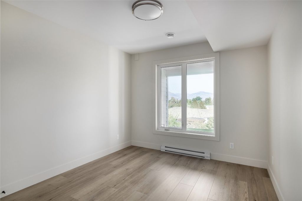 listing image 16519057411098233438