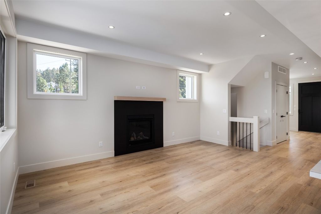 listing image 16512466179256999155