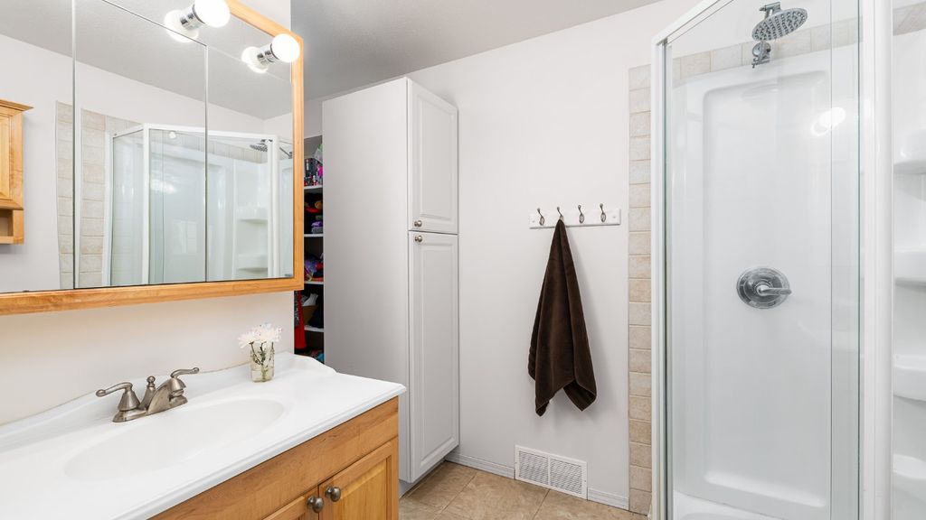listing image 16519720542835491332