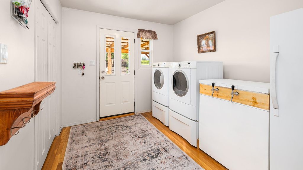 listing image 16516676954337236053