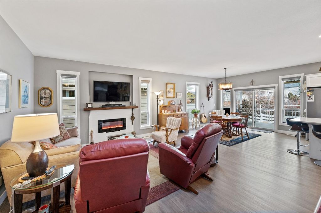 listing image 16518662914851818425