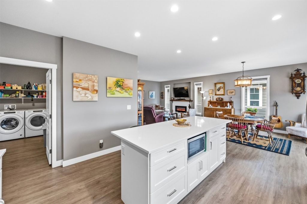 listing image 16514012519162592879