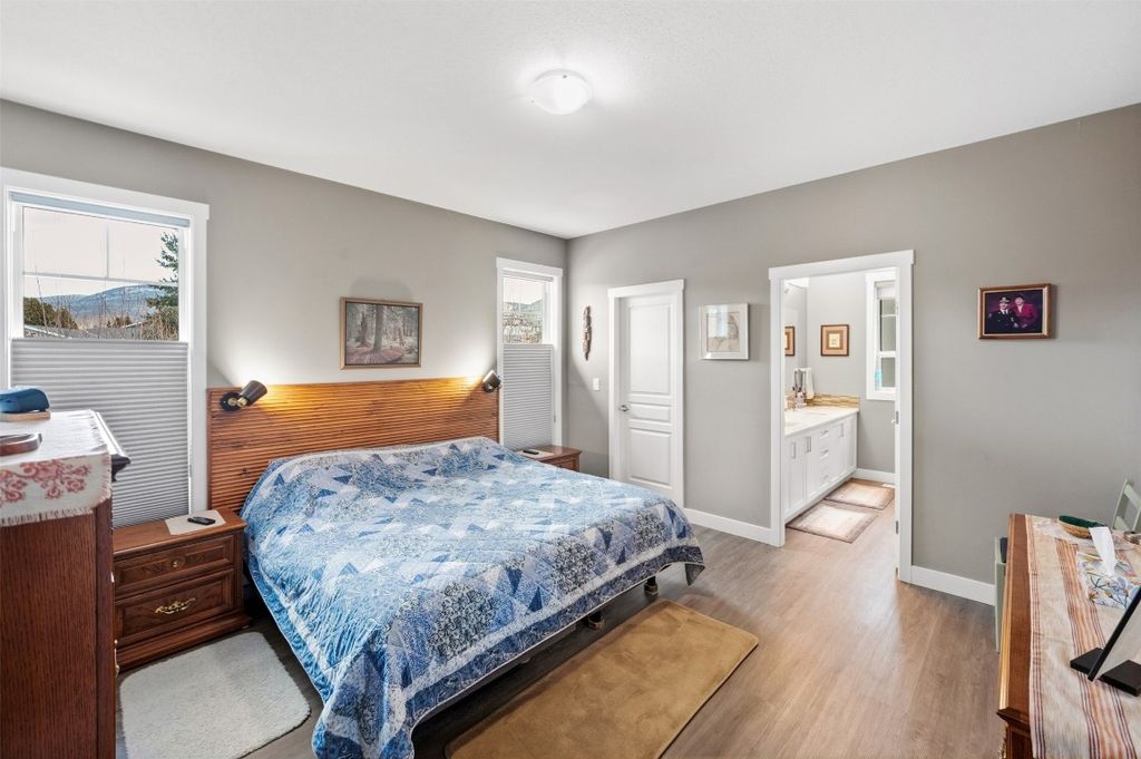 listing image 16513147495905770630