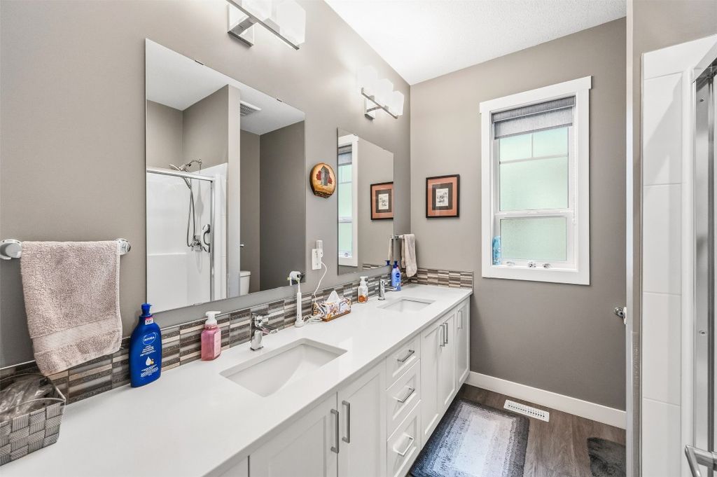 listing image 16517977703542730347