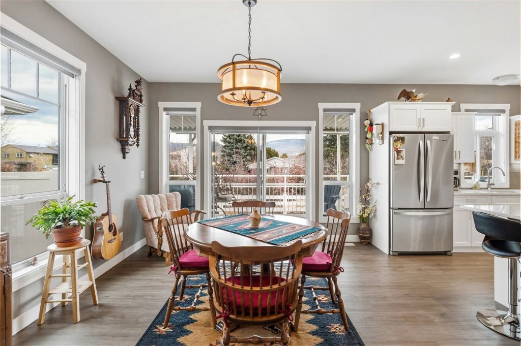 listing image 16513417741571857767