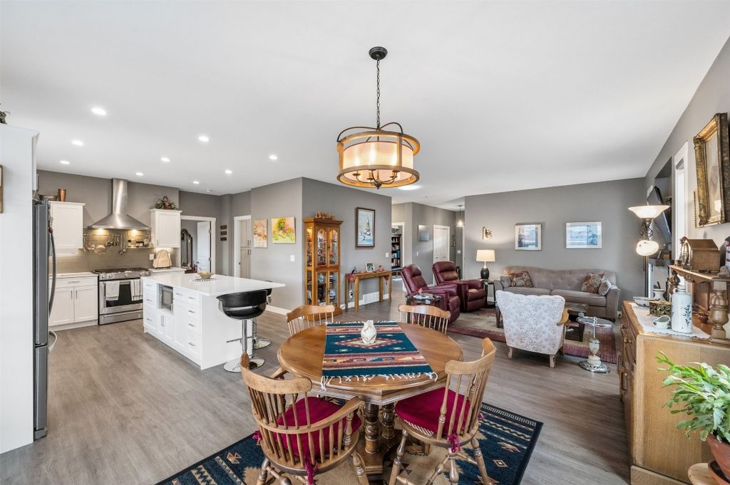 listing image 16515116584088376939