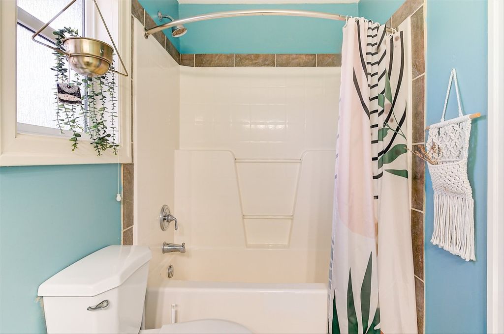 listing image 16519688192310960930