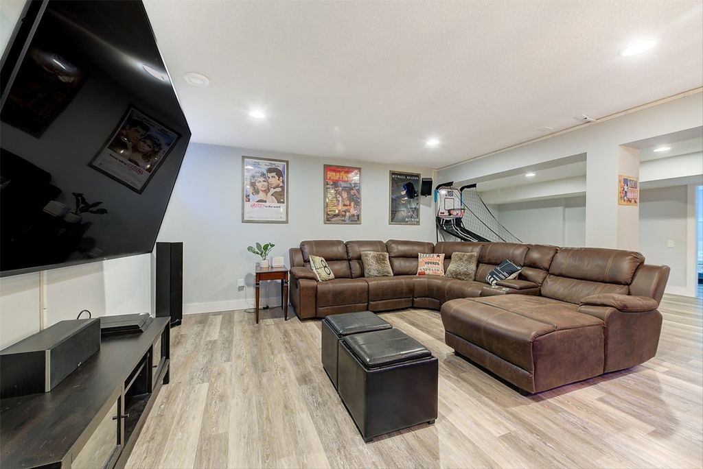 listing image 16516200805819581419