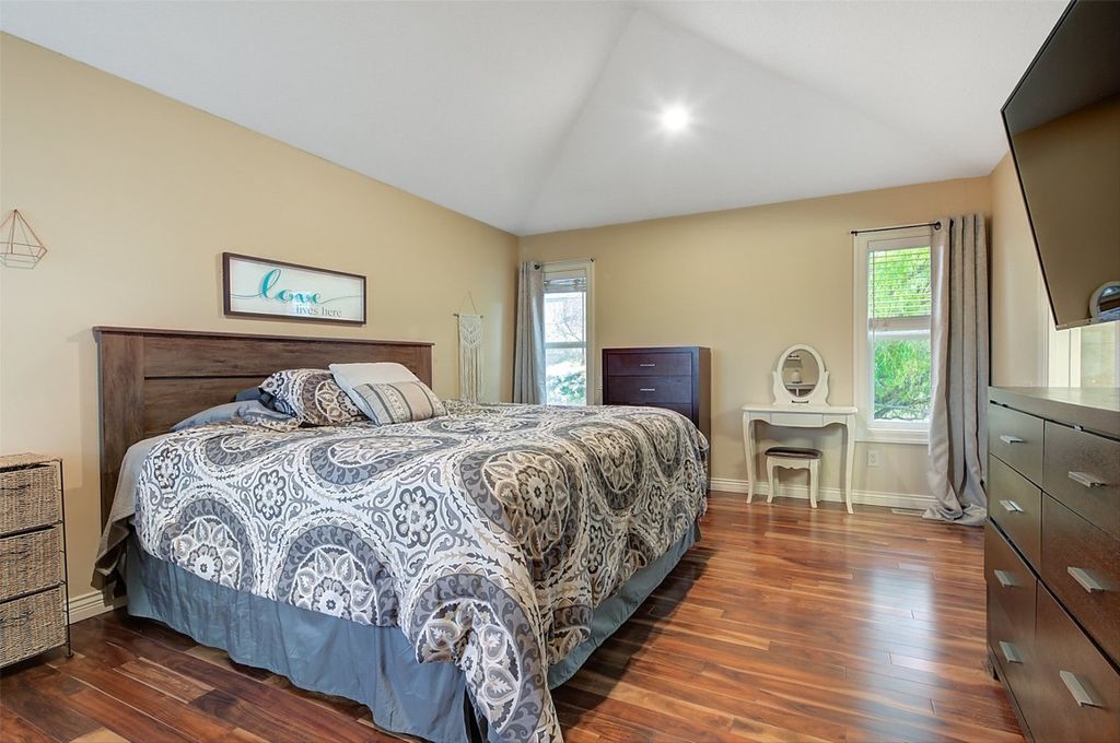 listing image 16515765777409114993