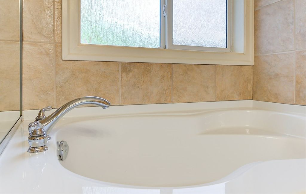 listing image 16510977291064948536