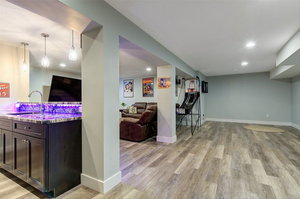 listing image 16510870955767785022