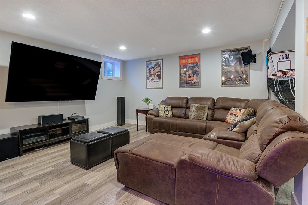 listing image 16512015398895917294