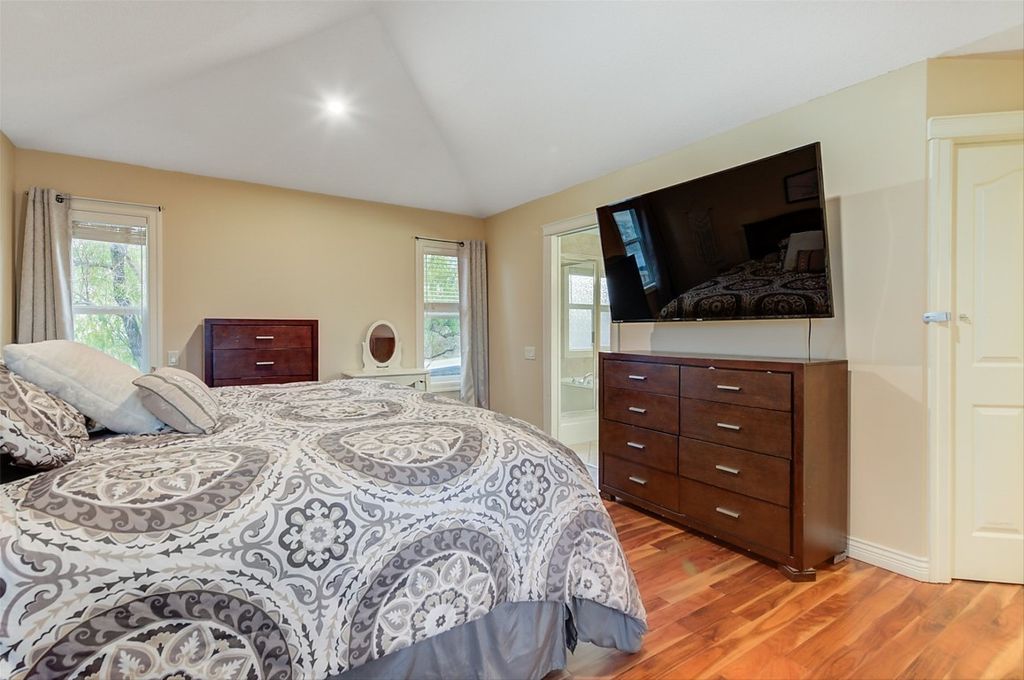 listing image 16517936707259787501