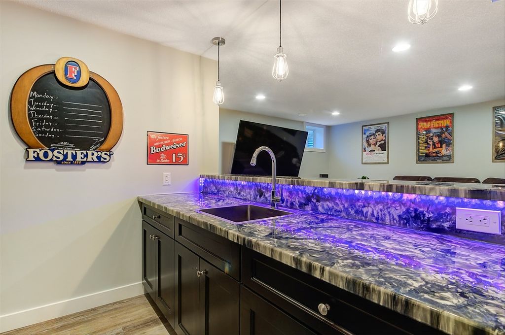 listing image 16517892628423372562