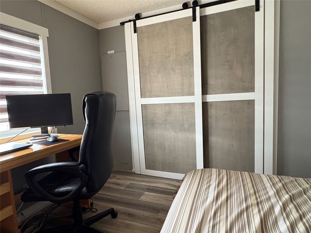 listing image 16518492853059619045