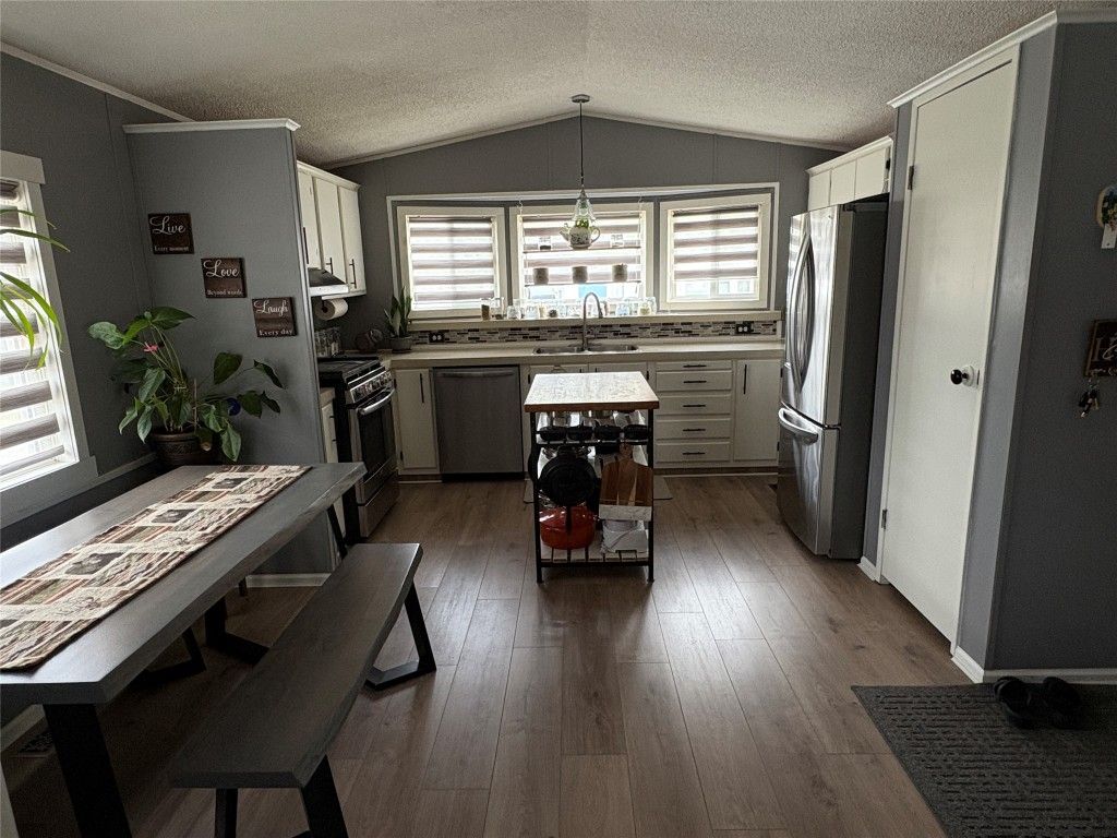 listing image 16510227617816093666