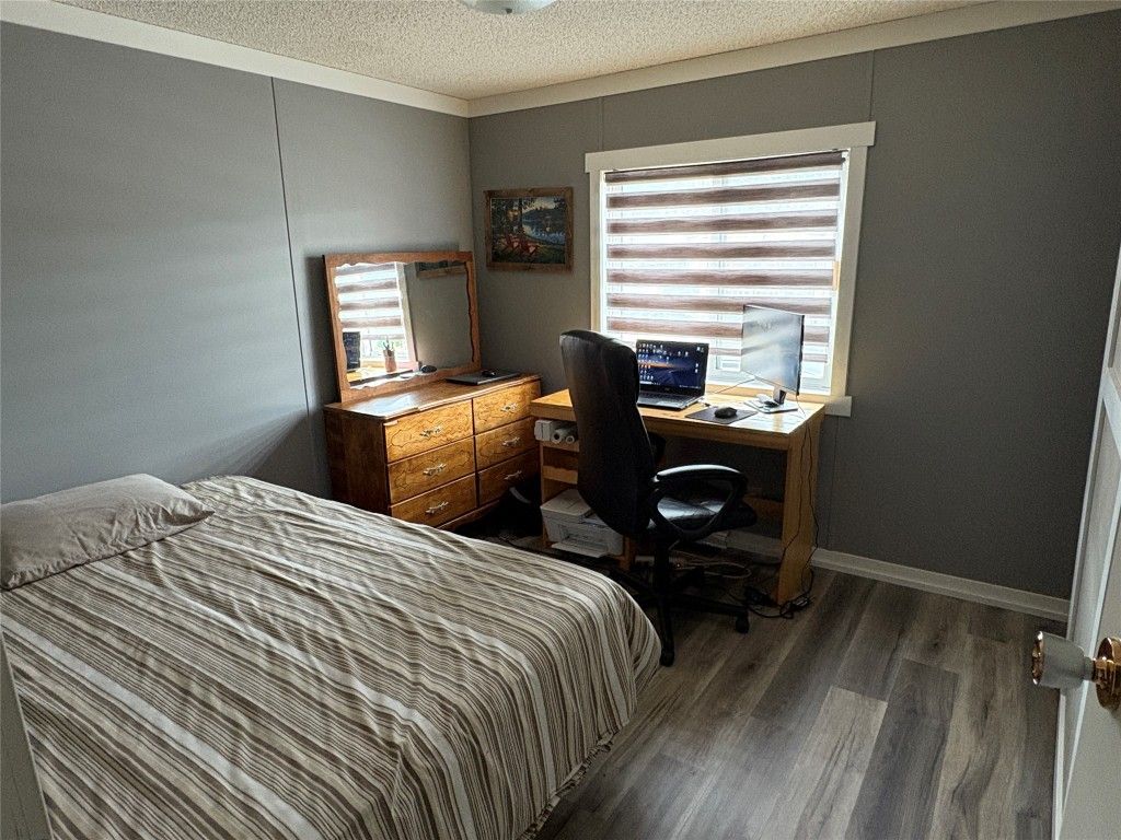 listing image 16510188525855890716