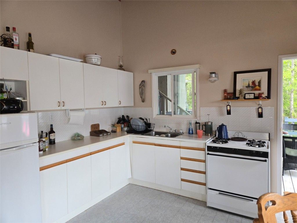 listing image 16510518475173429362
