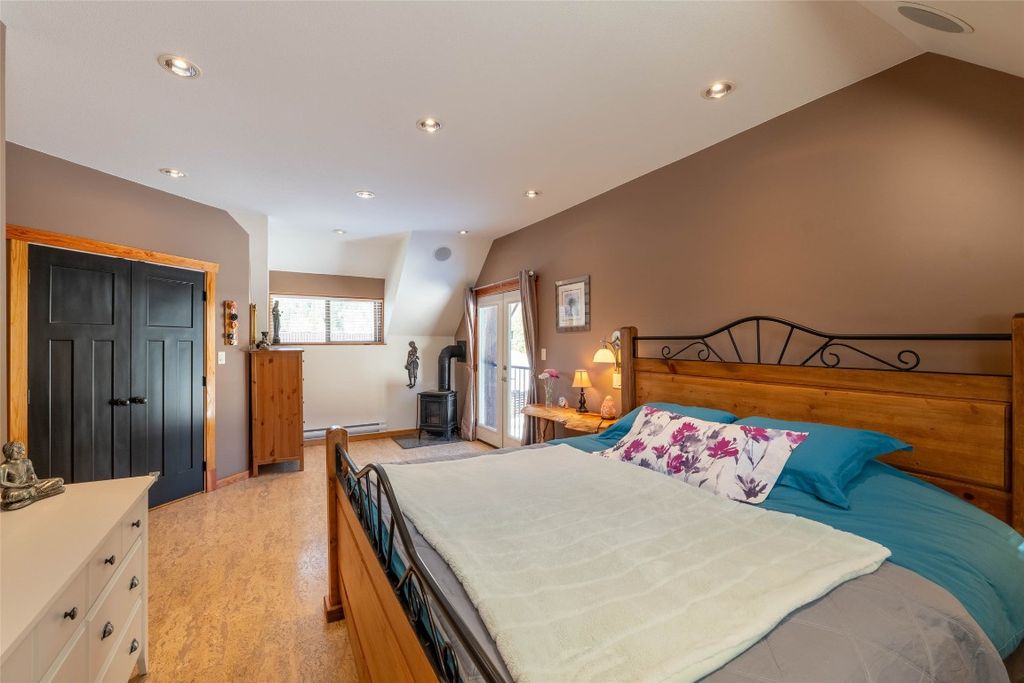 listing image 16516859855840502499