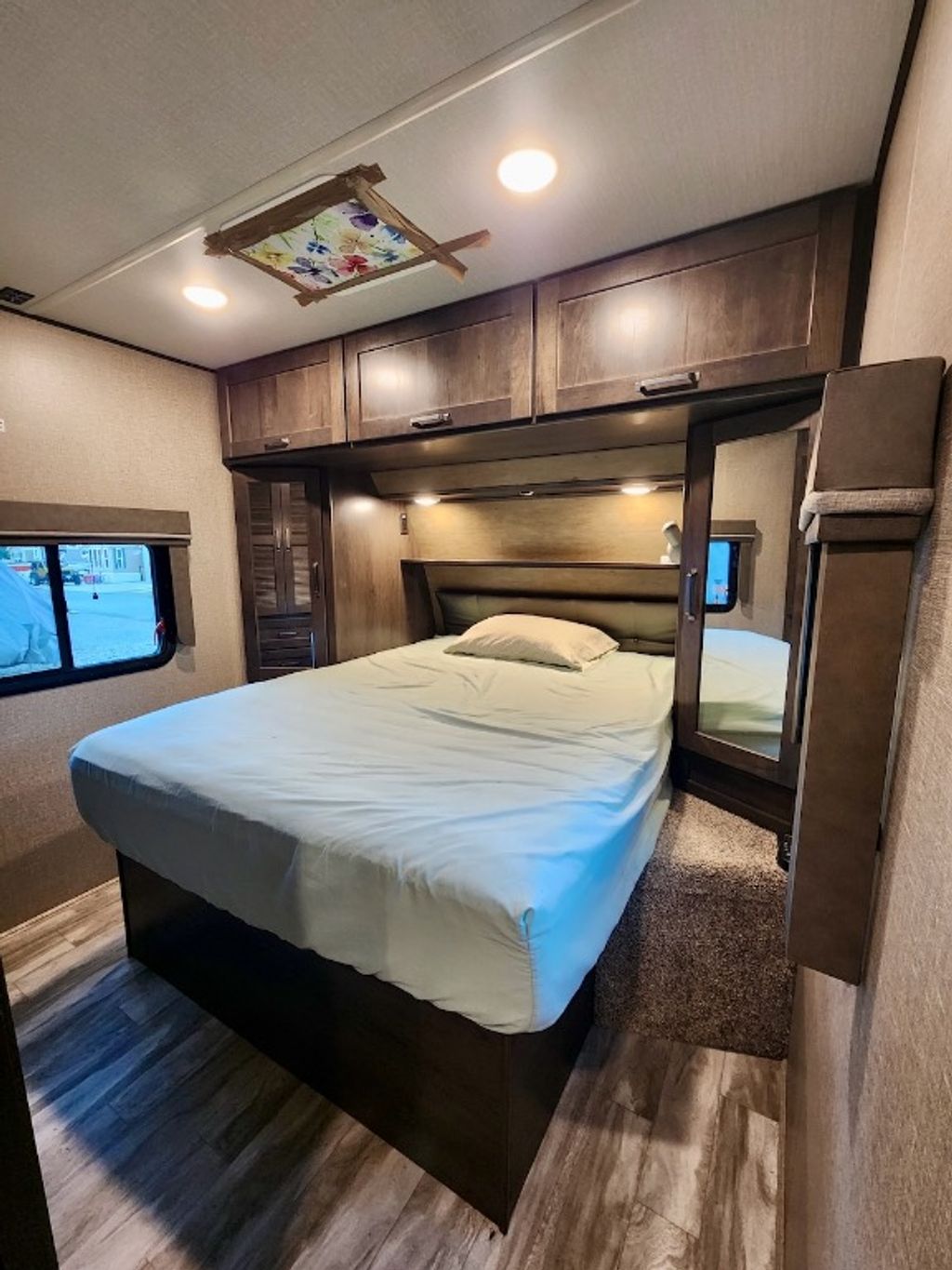 listing image 16513400076575921585