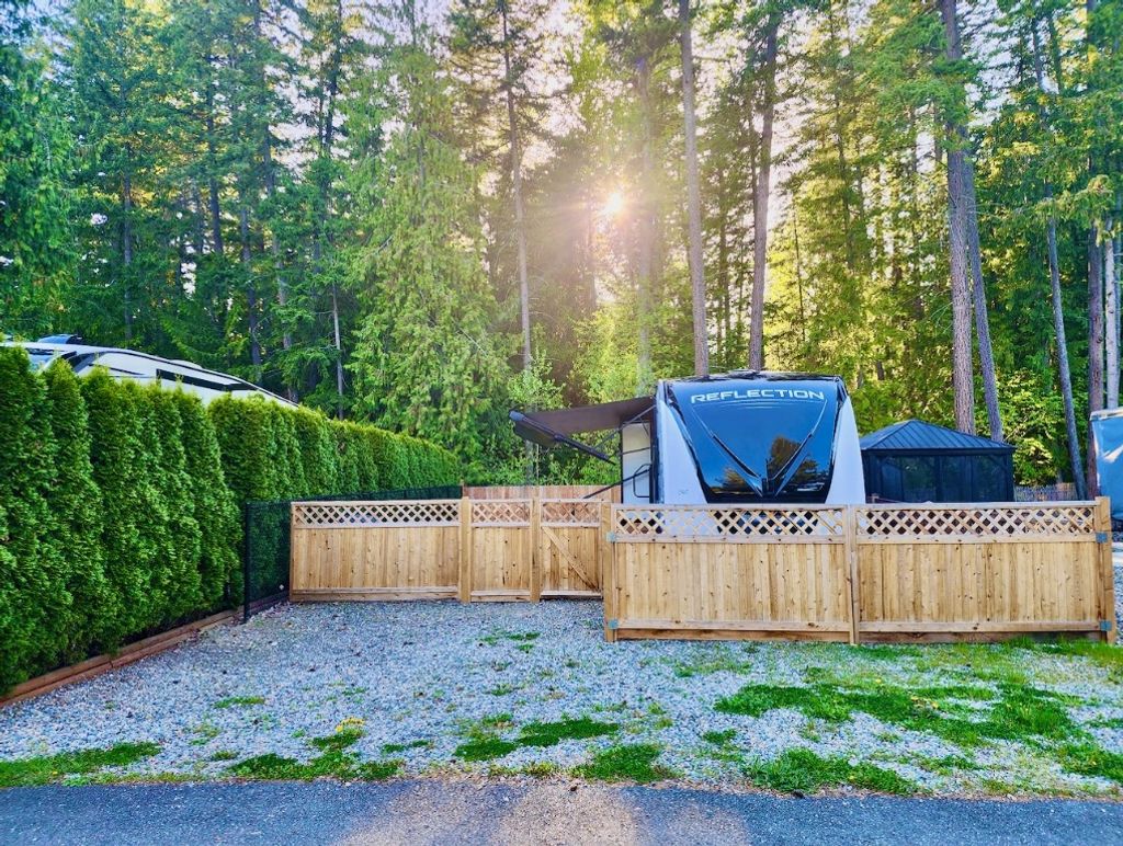 listing image 16510846167959924842