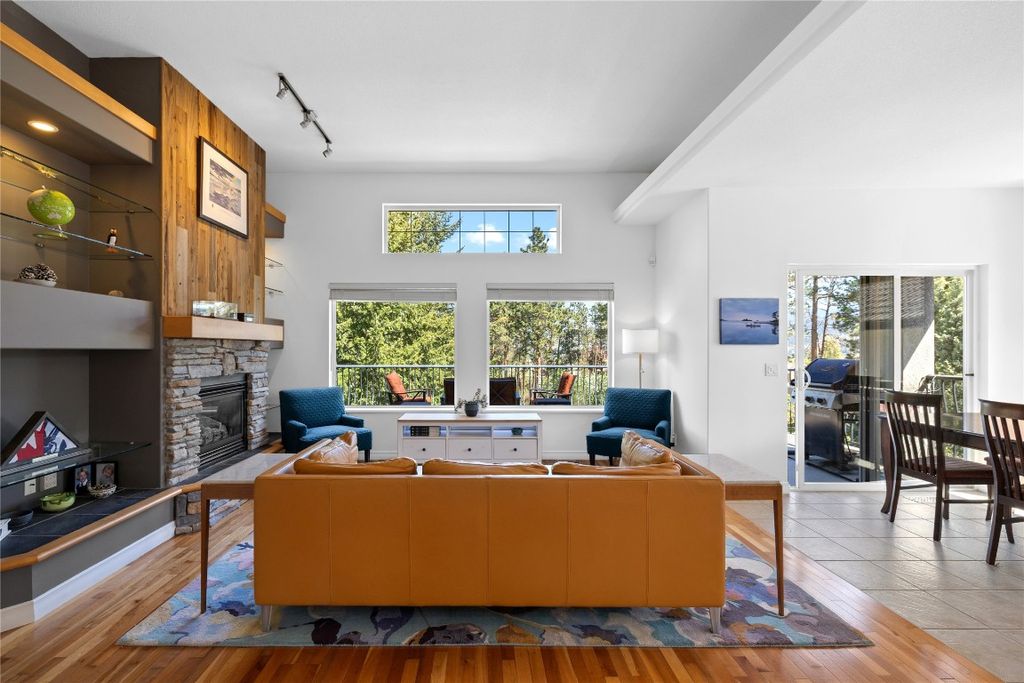 listing image 16517860386185523075