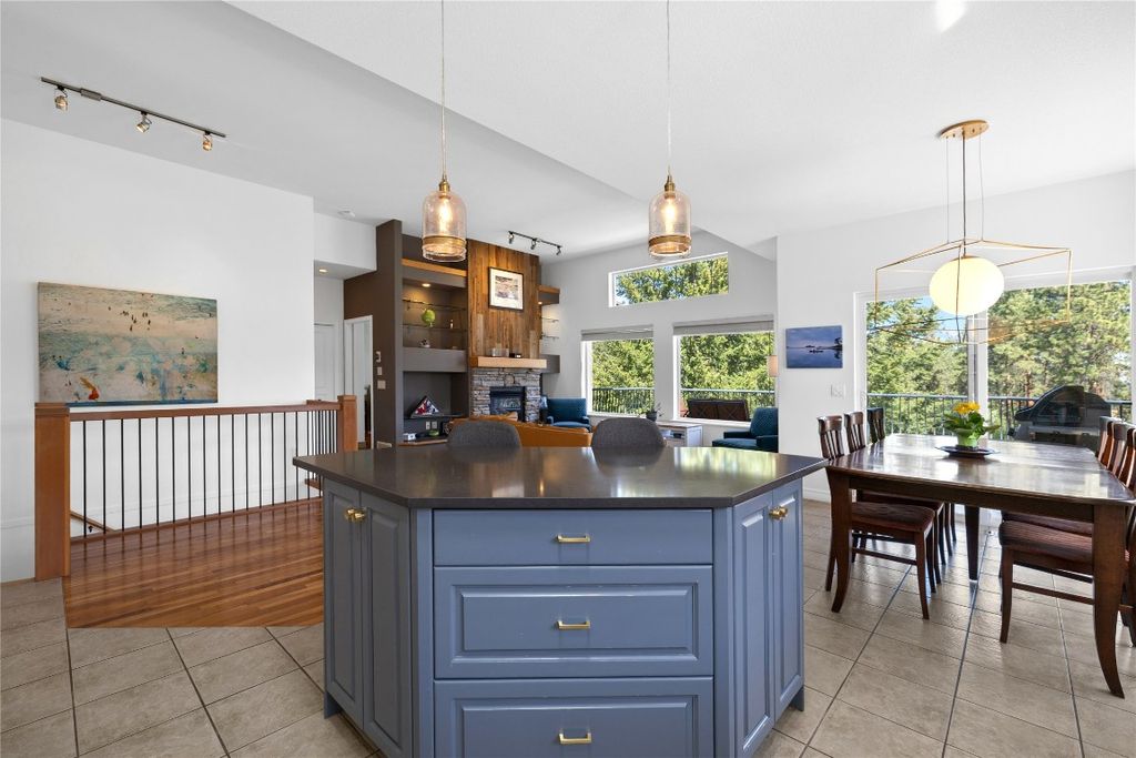 listing image 16516841823050438362