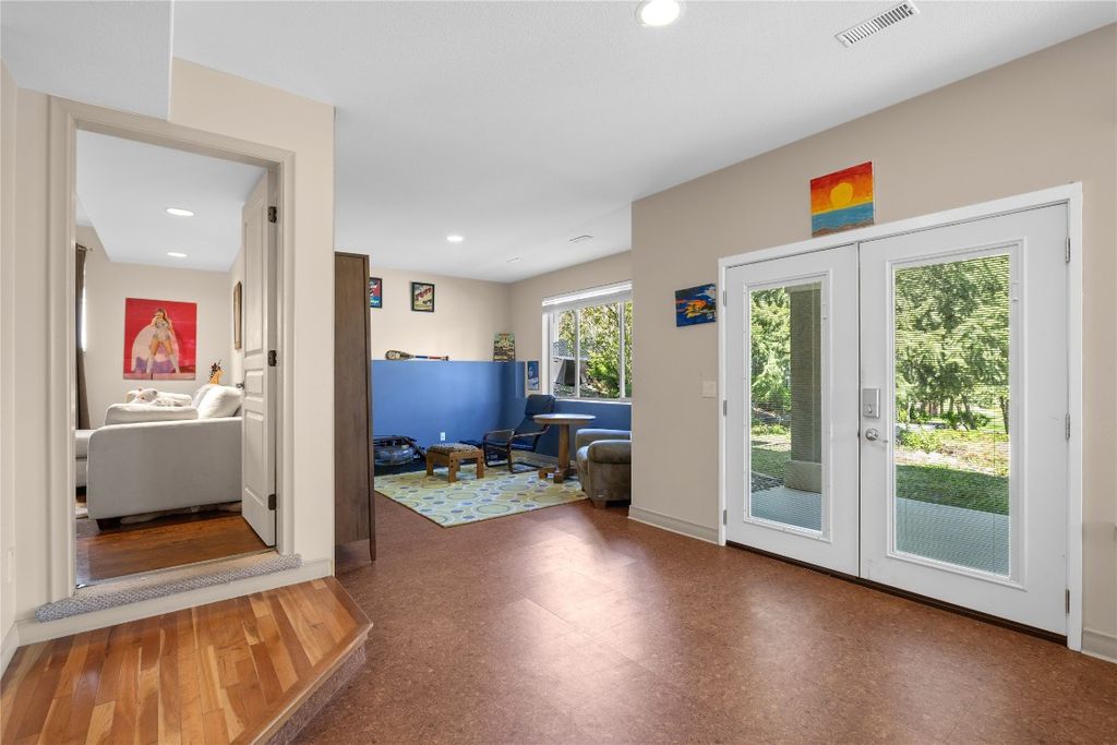 listing image 16518450485073059506