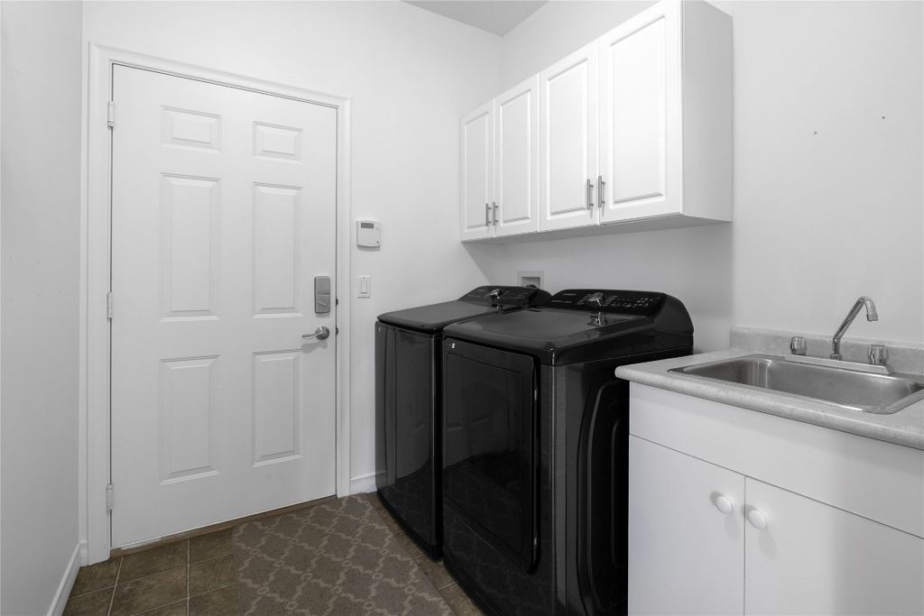 listing image 16518981098904440316