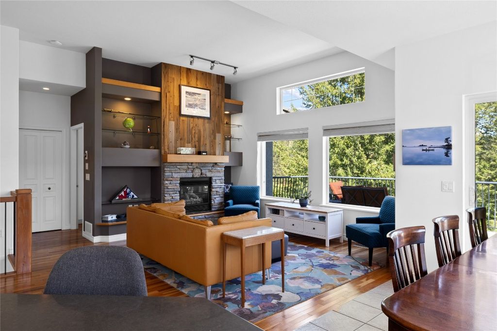 listing image 16519947843696955008