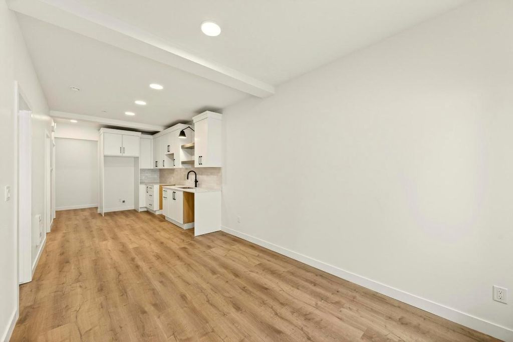 listing image 16510009545895067122