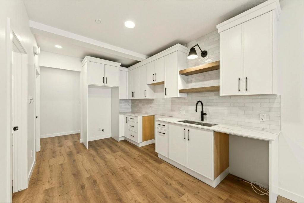 listing image 16512074180586779725