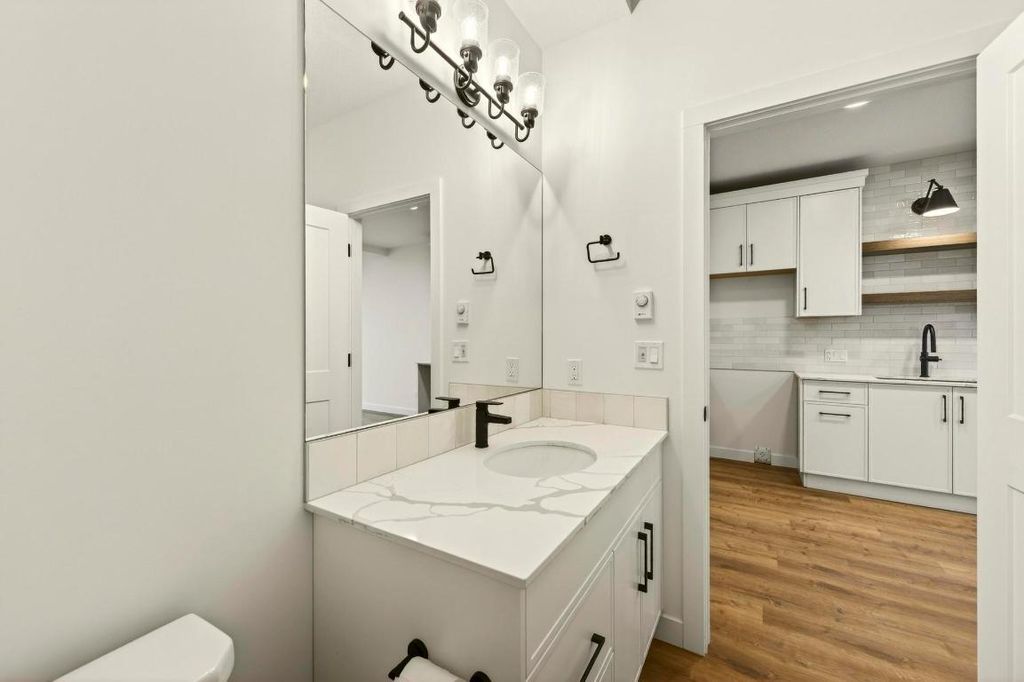 listing image 16510055652145401049