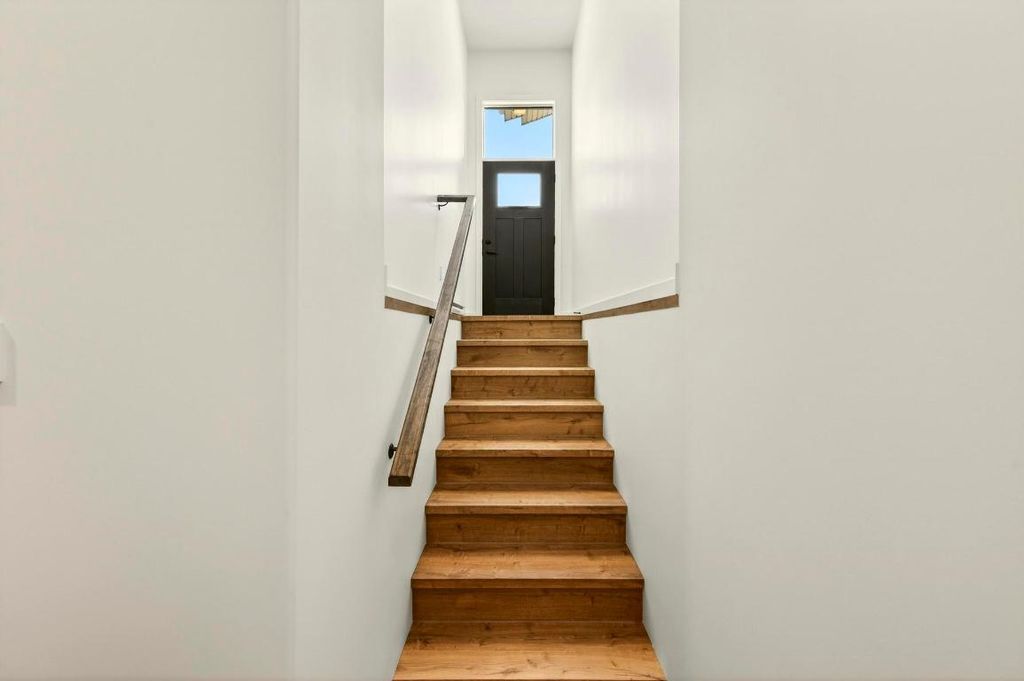 listing image 16516522272647136285