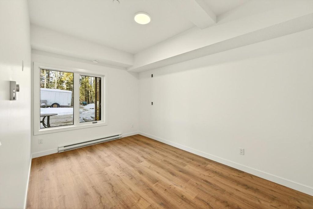 listing image 16517213029886602759